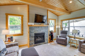 Lake Hubert Cabin with Private Deck and Boat Dock